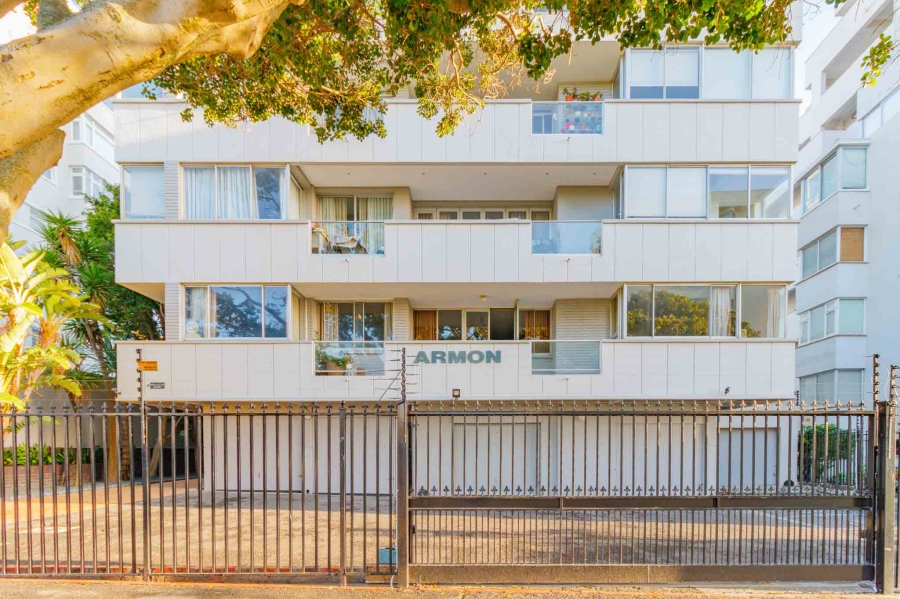 To Let 2 Bedroom Property for Rent in Sea Point Western Cape